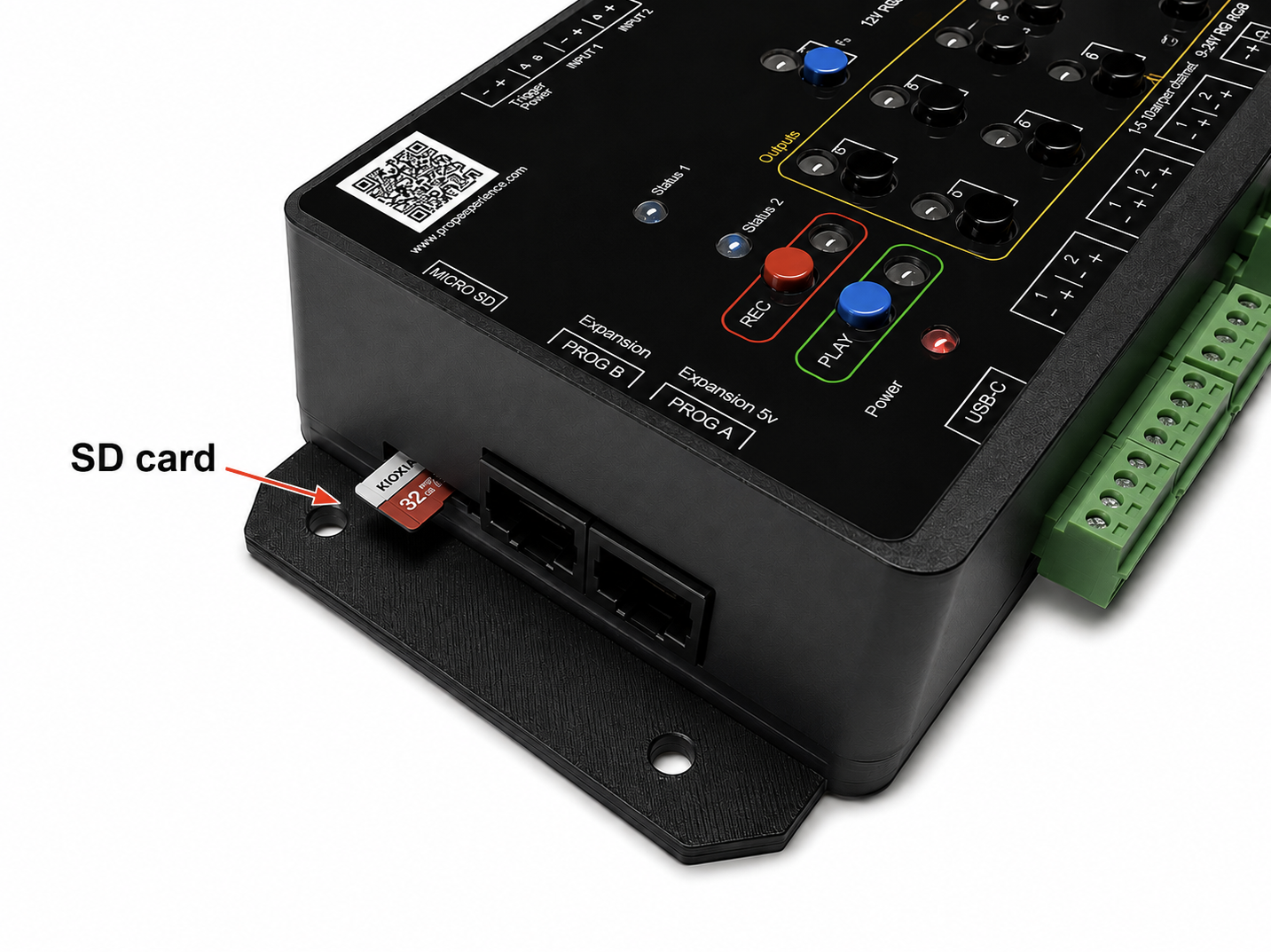 IMG-PRO-FS-08: Inserting a MicroSD card